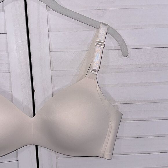 Warner's Bra 36C  Blissful Benefits Wireless Taupe 01056 ** - Picture 6 of 12